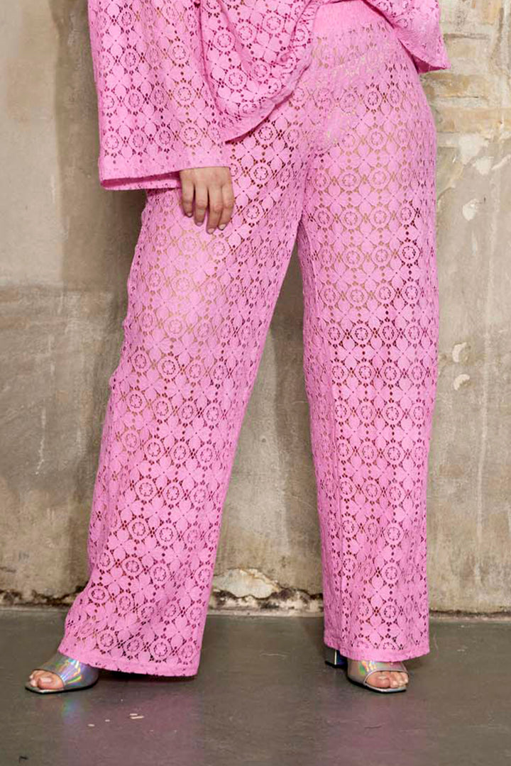 Tilføj farve til dit outfit med vores pink blonde bukser : Shop plus size tøj til kvinder, der elsker deres kurver | Anyday