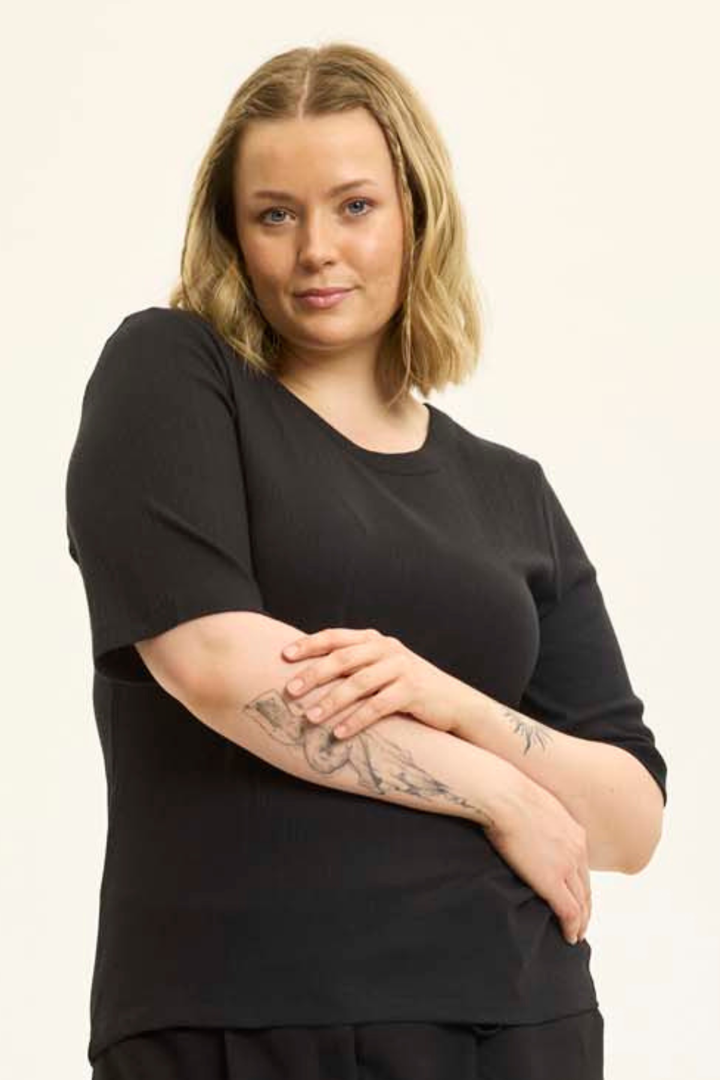 ANY - Magnolia 349 - T-shirt - Sort