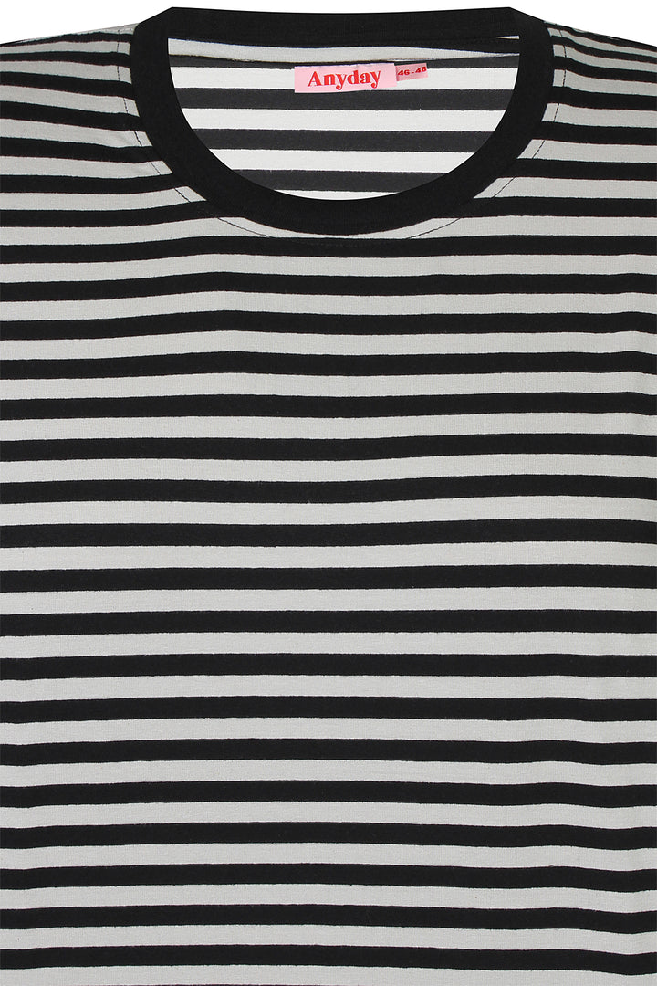 ANY - Atta 389 - T-shirt - Sort